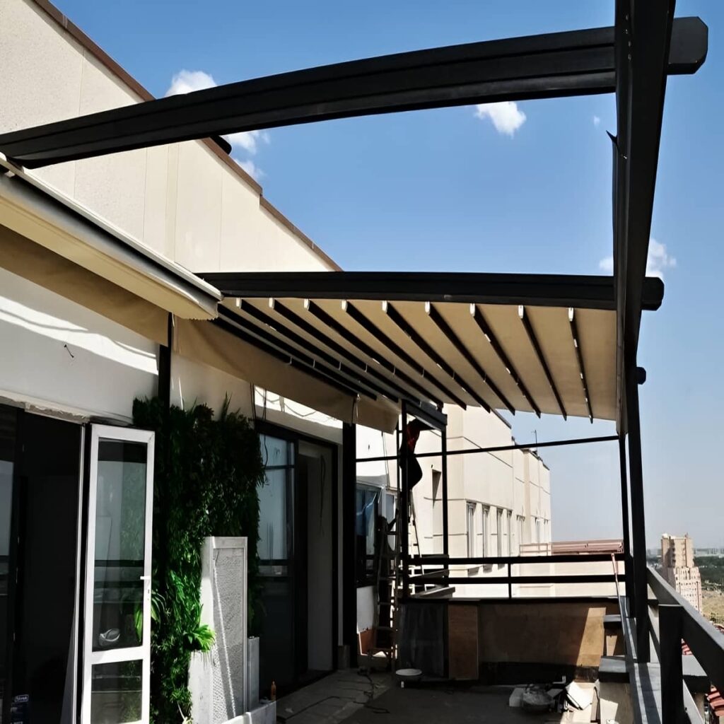 نصب سقف متحرک برقی با سنسور باد و باران