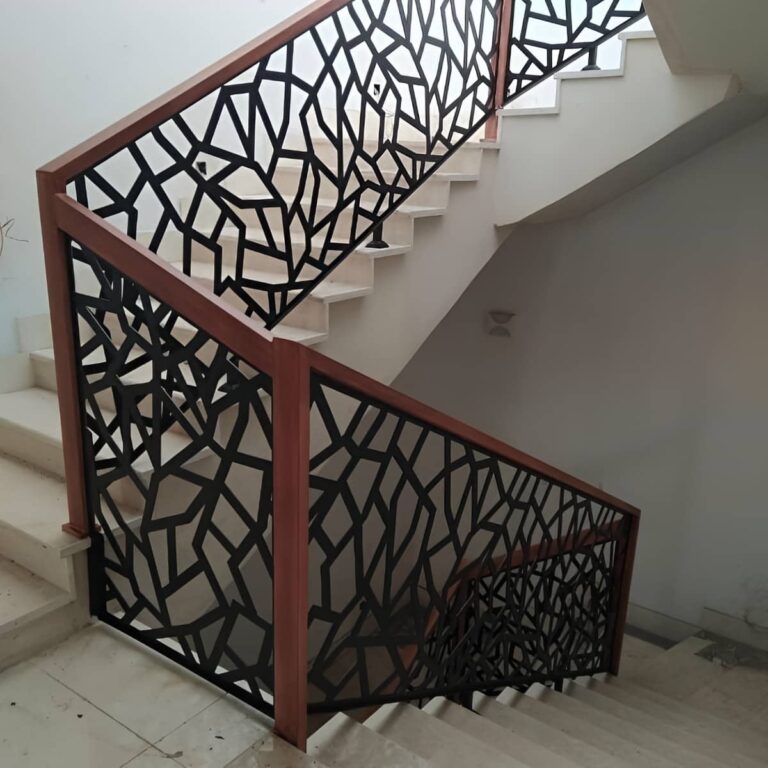 پنل دکوراتیو نرده سی ان سی