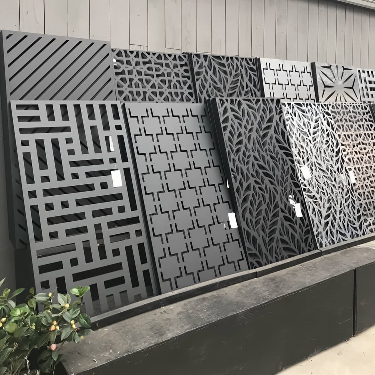 نرده سی ان سی مینیمال مدرن با رنگ مات یکنواخت نرده سی ان سی مینیمال مدرن با رنگ مات یکنواخت