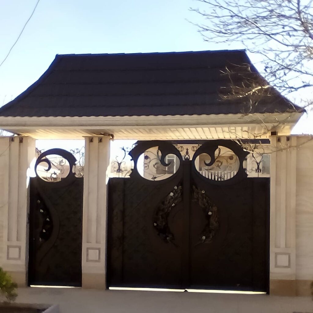 نصب آردواز پارکینگ با ناودان و آبرو