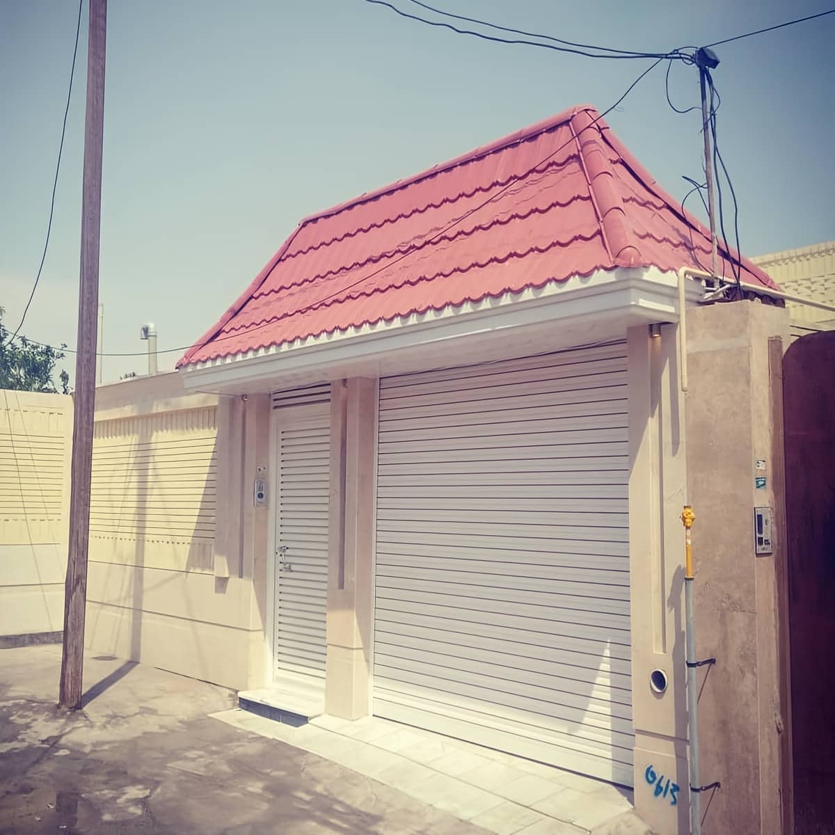 آردواز شیک سردرب حیاط با طراحی مدرن درب آردواز شیک سردرب حیاط با طراحی مدرن درب