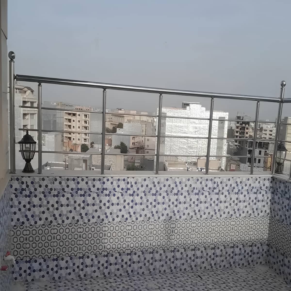 هندریل استیل دیواری مقاوم با قطر مناسب برای راهرو هندریل استیل دیواری مقاوم با قطر مناسب برای راهرو