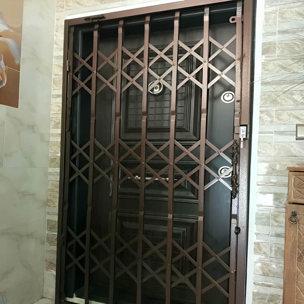 13 نمونه درب آکاردئونی سه گل تسمه