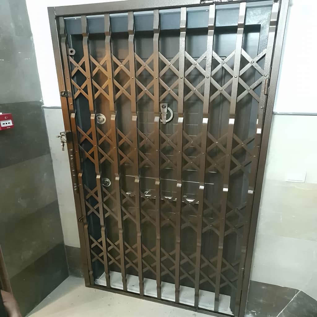 11 مدل درب آکاردئونی چهار گل لوزی
