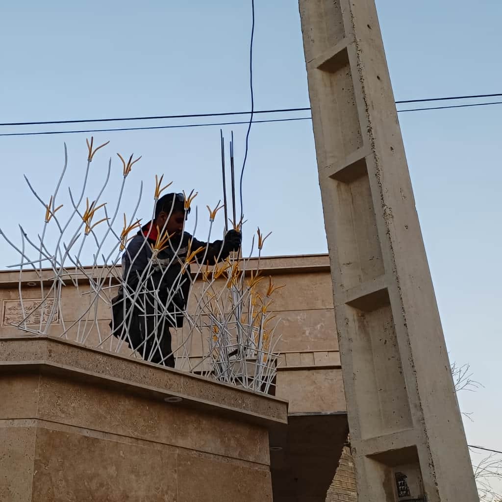 طرح آبشاری حفاظ نمای سنگی برای رفت‌وآمد مطمئن