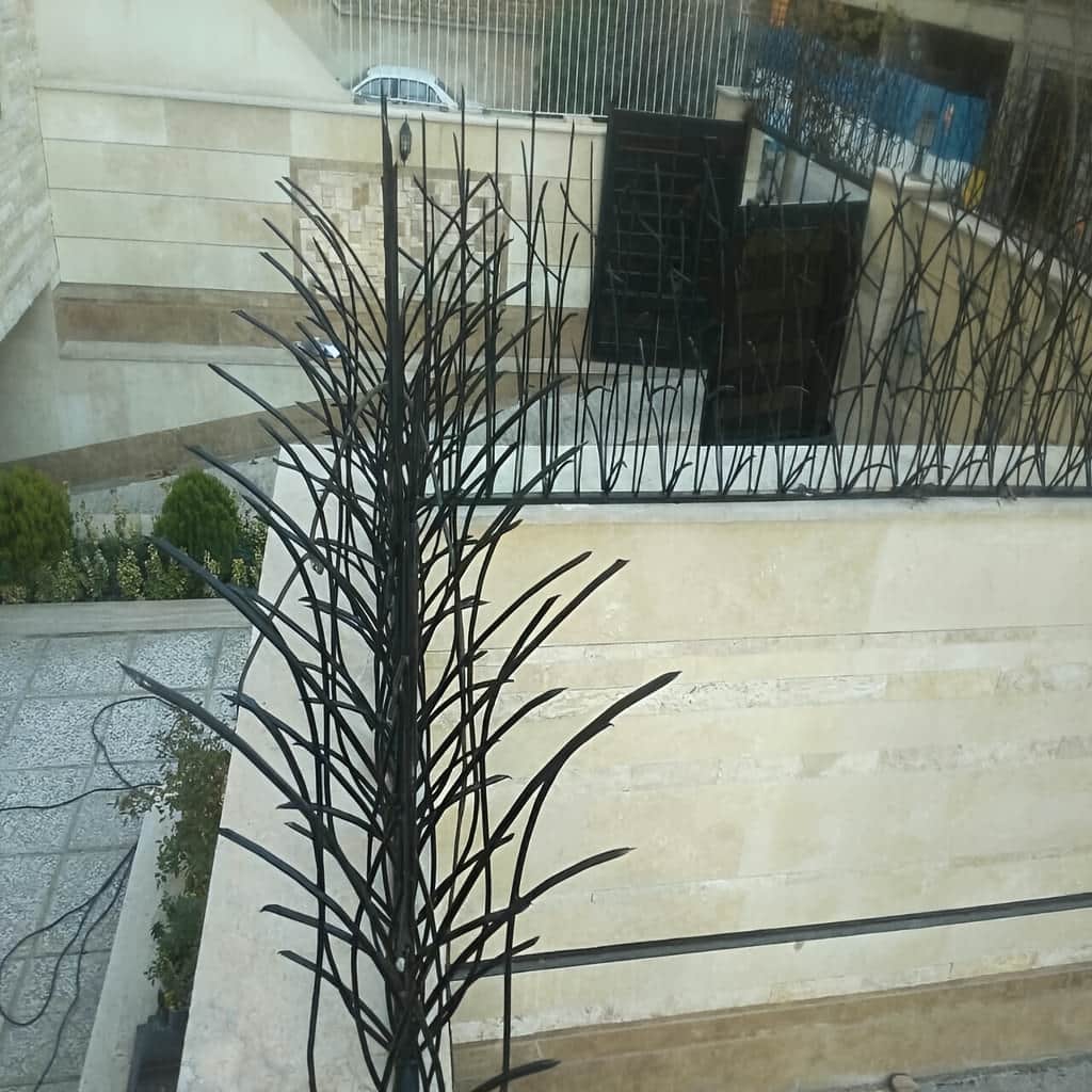 مدل کم‌عرض حفاظ نیزار دیوار باغ کنار مسیر خودرو