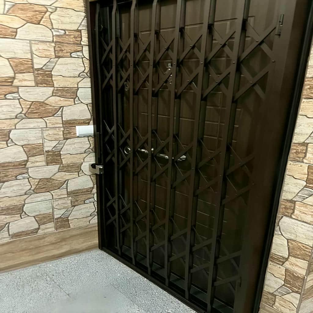 درب آکاردئونی ضد سرقت آپارتمان پنج لوزی برای امنیت ورودی