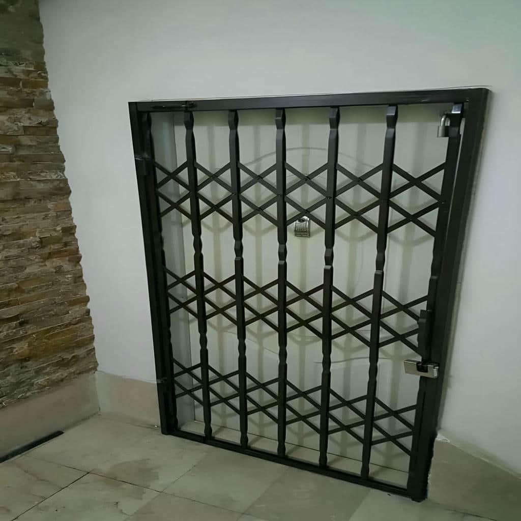 خرید درب آکاردئونی شیک قفل دار با ریل مقاوم