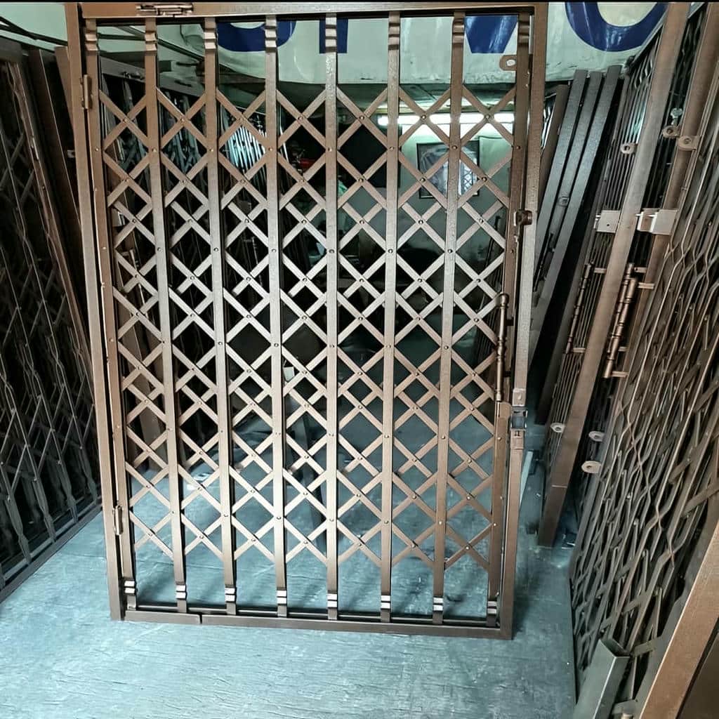 درب ریلی آکاردئونی کم جا برای امنیت ورودی درب ریلی آکاردئونی کم جا برای امنیت ورودی