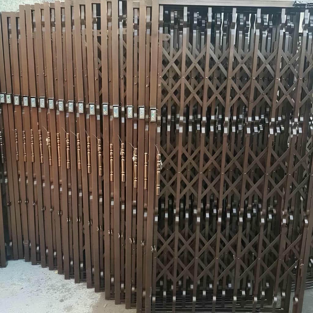 حفاظ آکاردئونی دو جداره ورودی با شبکه فولادی متراکم حفاظ آکاردئونی دو جداره ورودی با شبکه فولادی متراکم
