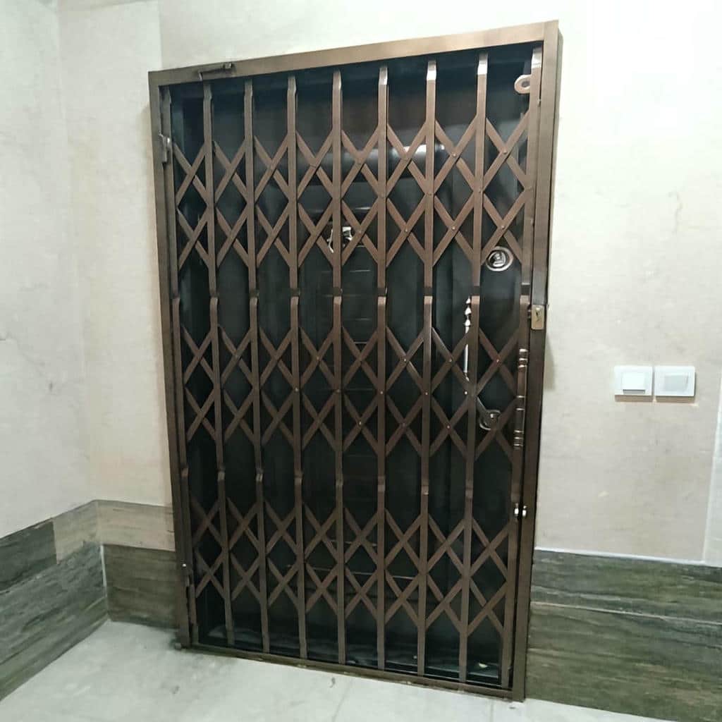 درب آکاردئونی اداری برای کنترل رفت‌وآمد