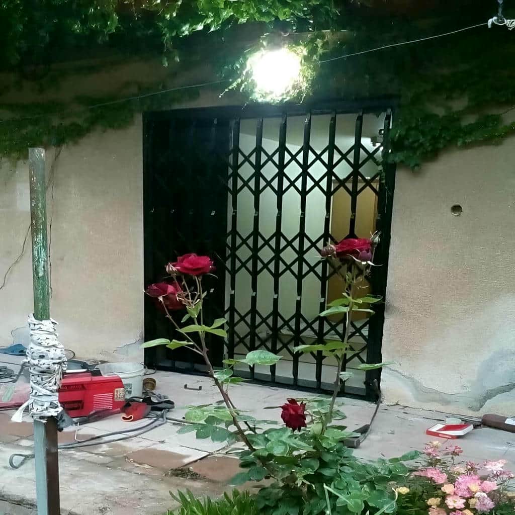 خرید درب ریلی آکاردئونی کم جا با حرکت روان