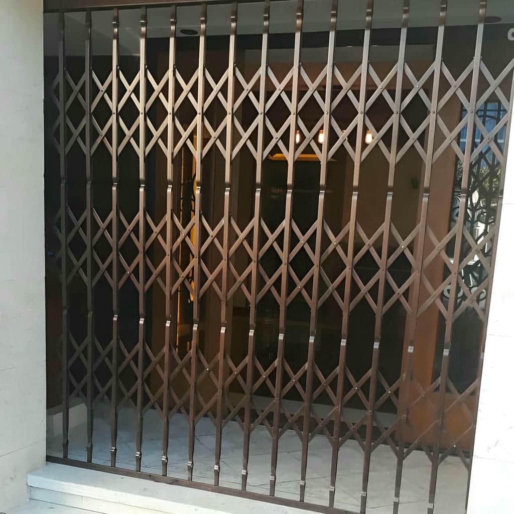 حفاظ آکاردئونی کم جا راهرو با قفل توکار مطمئن