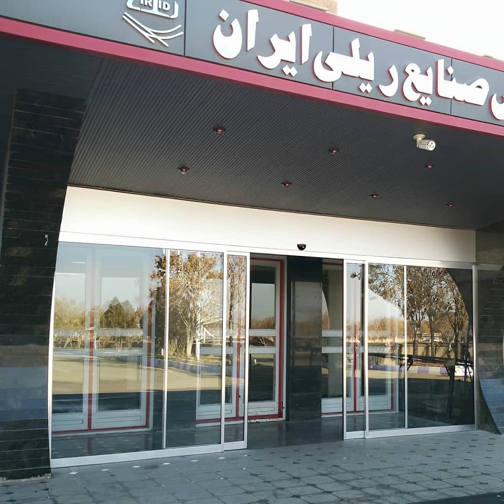 فریم تقویت‌شده درب اتوماتیک برای تردد بالا