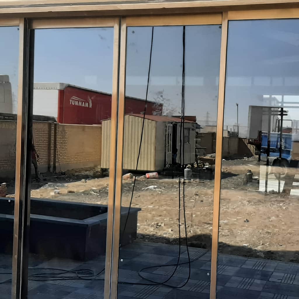درب شیشه ای دو لنگه لمینت با حرکت هماهنگ