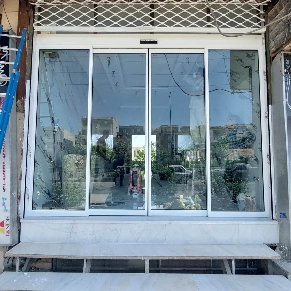 اجرای درب اتوماتیک آلومینیومی با حرکت کم‌صدا