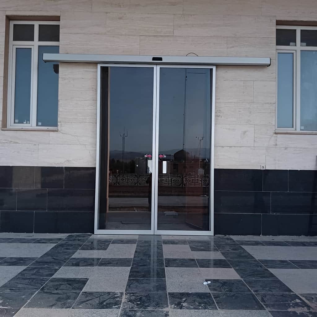 درب لمینت تلسکوپی لابی برای فضای محدود