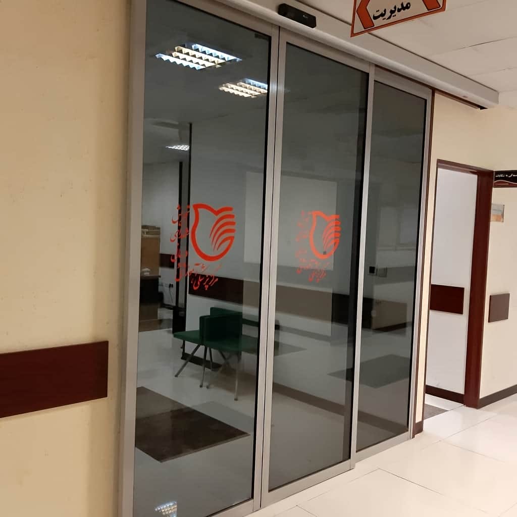 سفارش درب اتوماتیک موتور آرام با حرکت ایمن