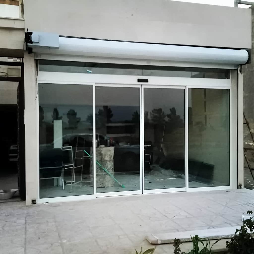 درب اتوماتیک لولایی مات برای حفظ حریم