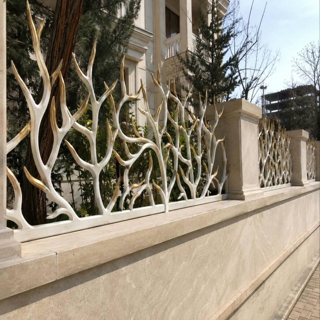مدل کمعرض حفاظ شاخ گوزنی کنار دروازه مدل کمعرض حفاظ شاخ گوزنی کنار دروازه