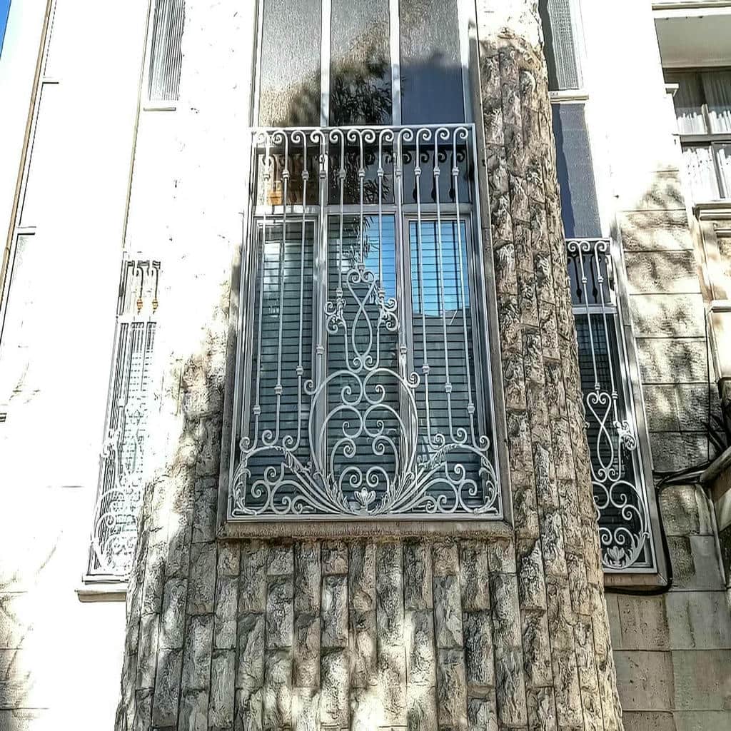 خرید حفاظ پنجره ساده خطی با خطوط عمودی ایمن