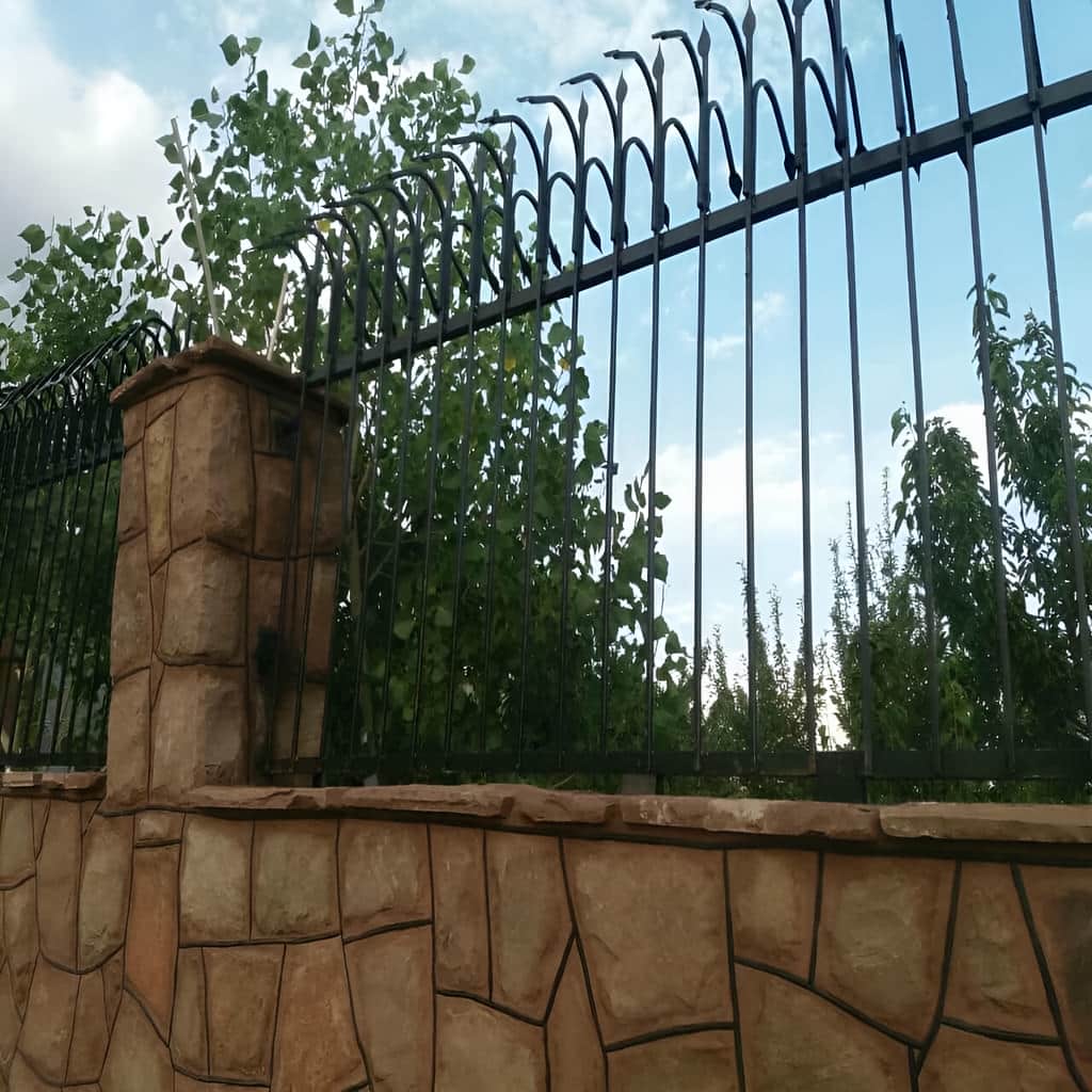 حفاظ سرنیزه ای دیوار حیاط برای امنیت ورودی
