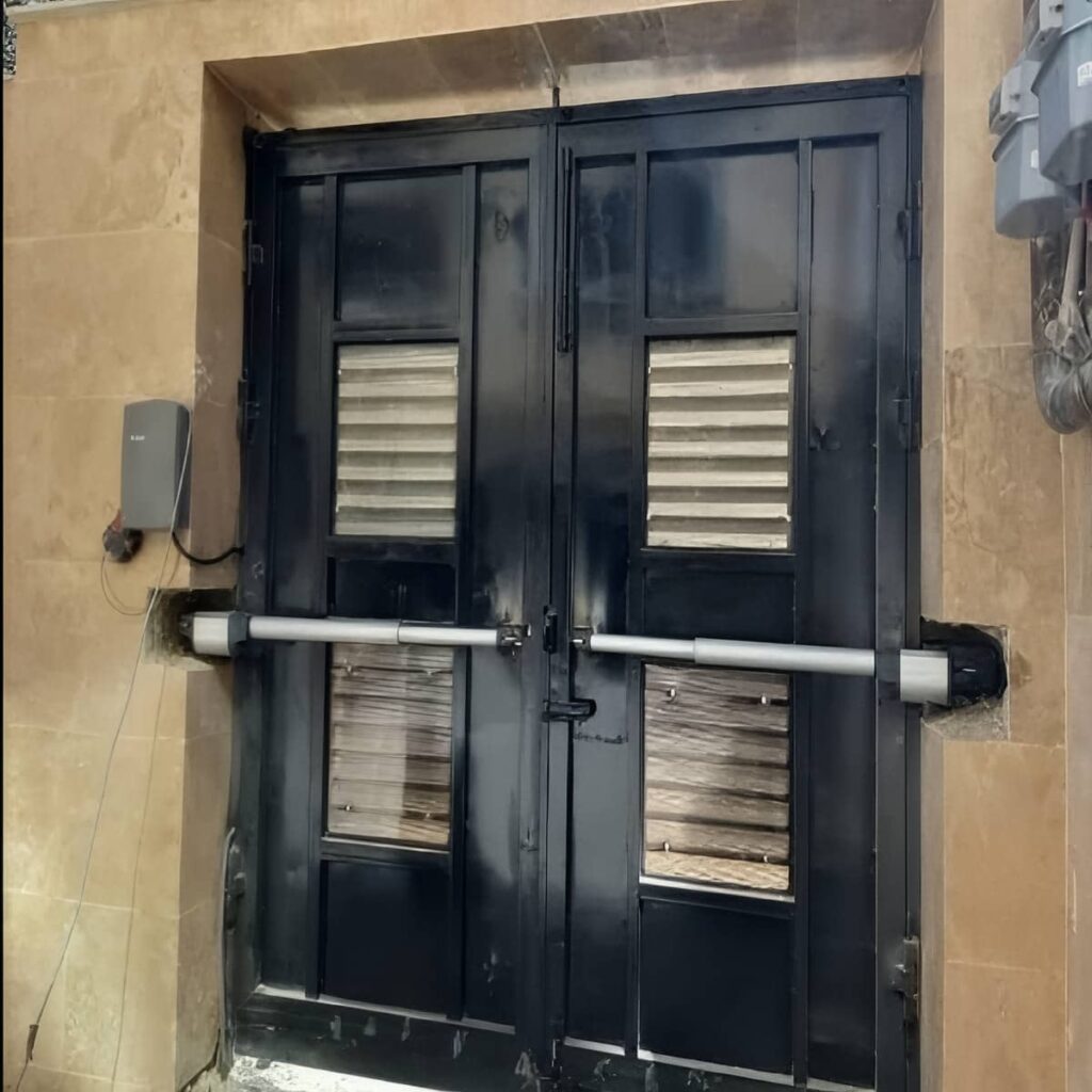 تعمیر جک درب پارکینگ الکترومکانیک خانگی با صدای غیرعادی