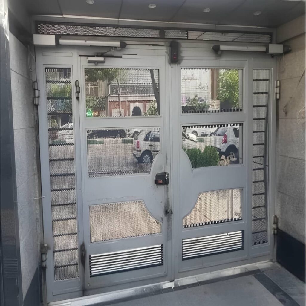 سفارش جک درب دو لنگه لولایی برای ورودی ساختمان