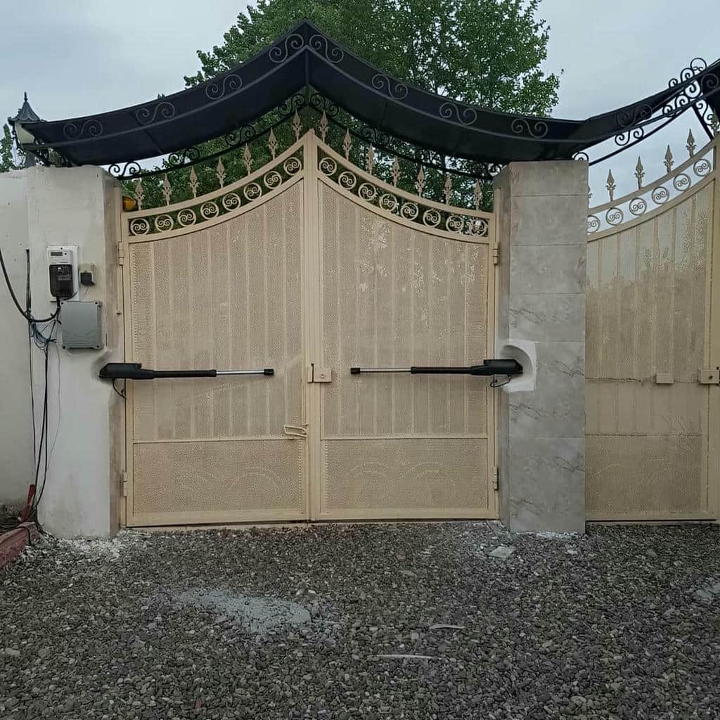 اجرای جک درب پارکینگ بی صدا کم تردد با قفل مطمئن