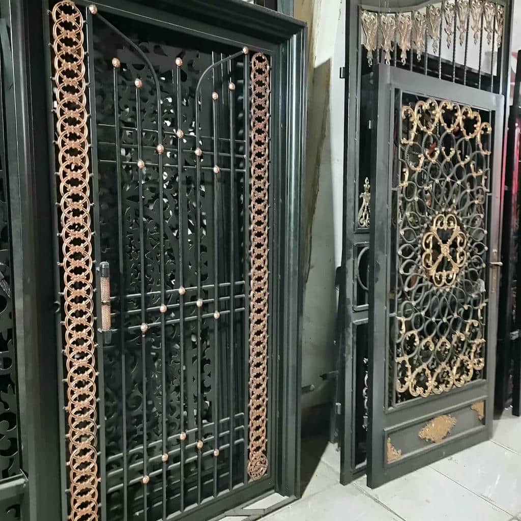 اجرای درب طرح هندسی با قفل محافظت‌شده