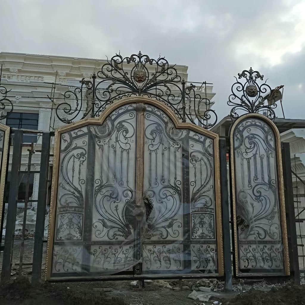درب لیزری هندسی با برش مورب و دید کنترل‌شده