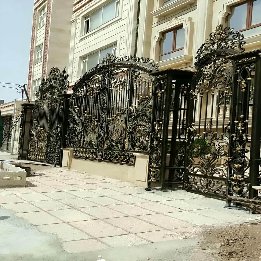 ساخت درب حیاط بزرگ پارکینگ کشویی