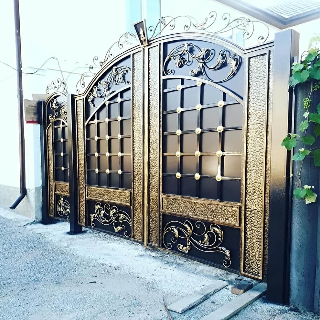 نصب درب پارکینگ ترموود با شاسی مقاوم