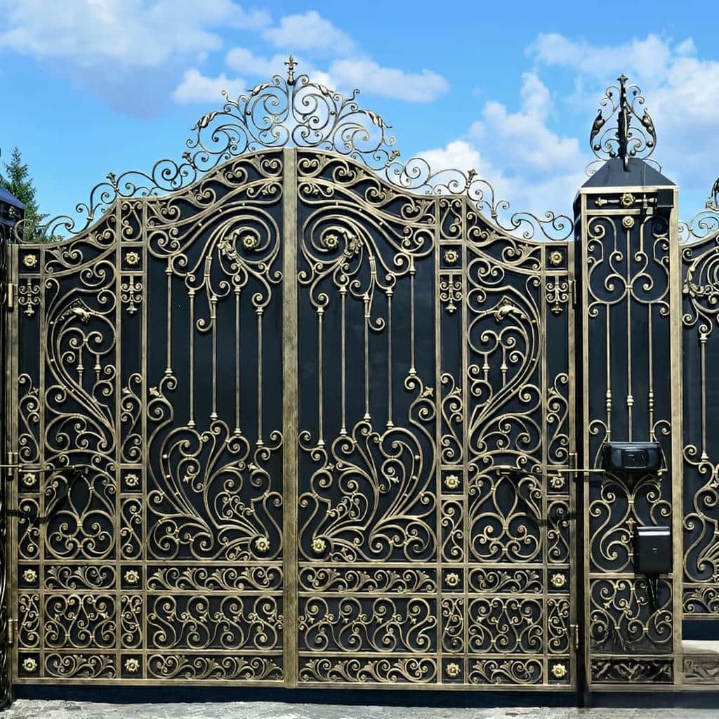 سفارش درب پارکینگ کشویی محوطه متناسب با دهانه