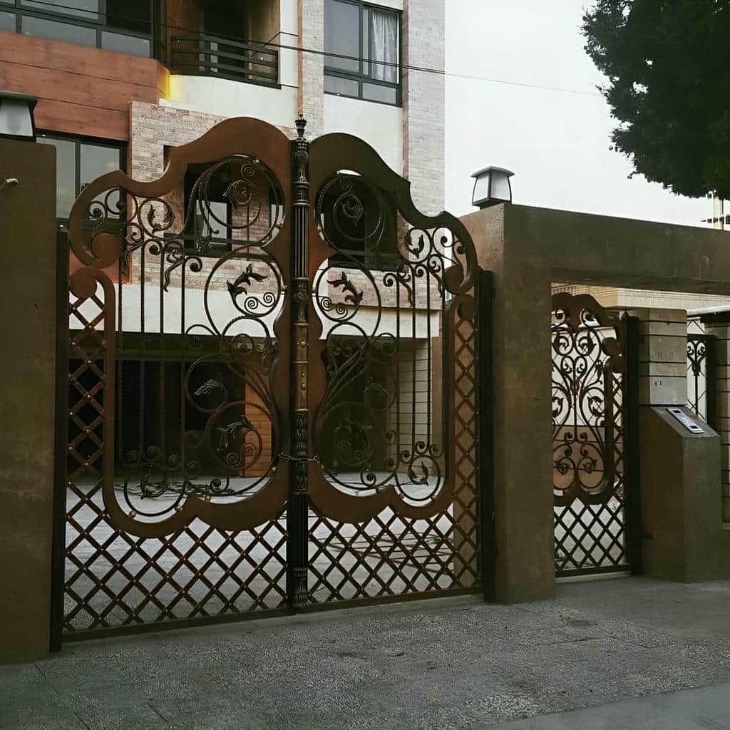 درب ویلایی CNC دولنگه مناسب ورود خودرو