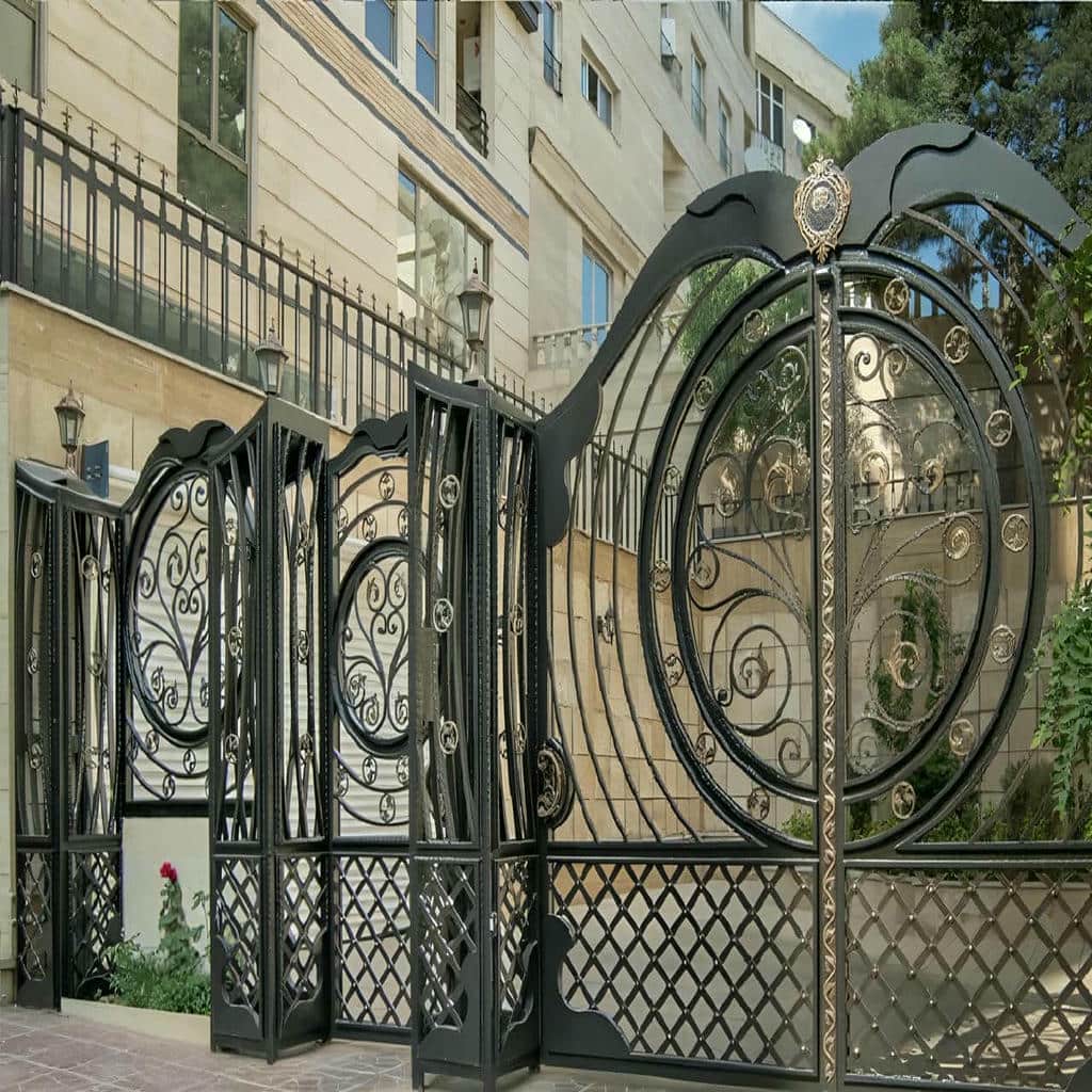 اجرای درب حیاط CNC پنل مشبک برای پارکینگ