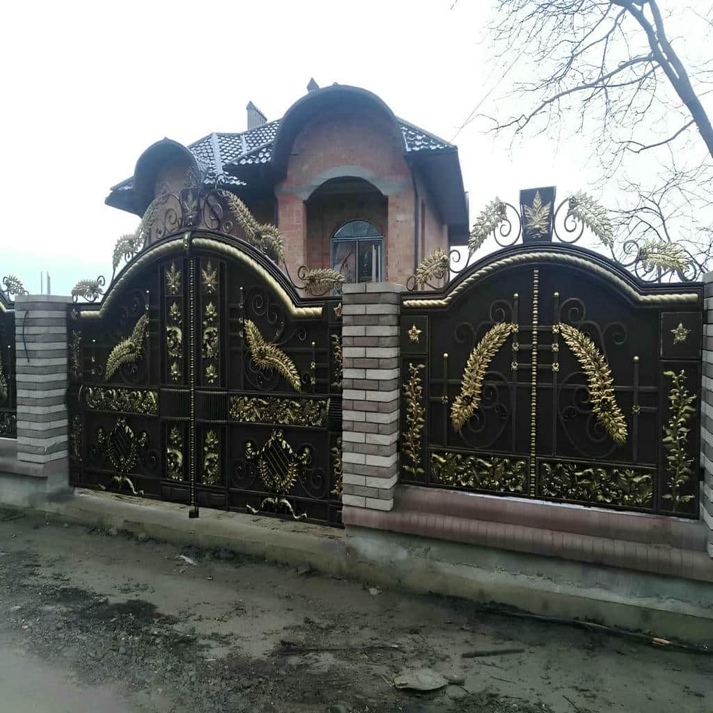 ساخت درب پارکینگ برش لیزری با پنل فولادی