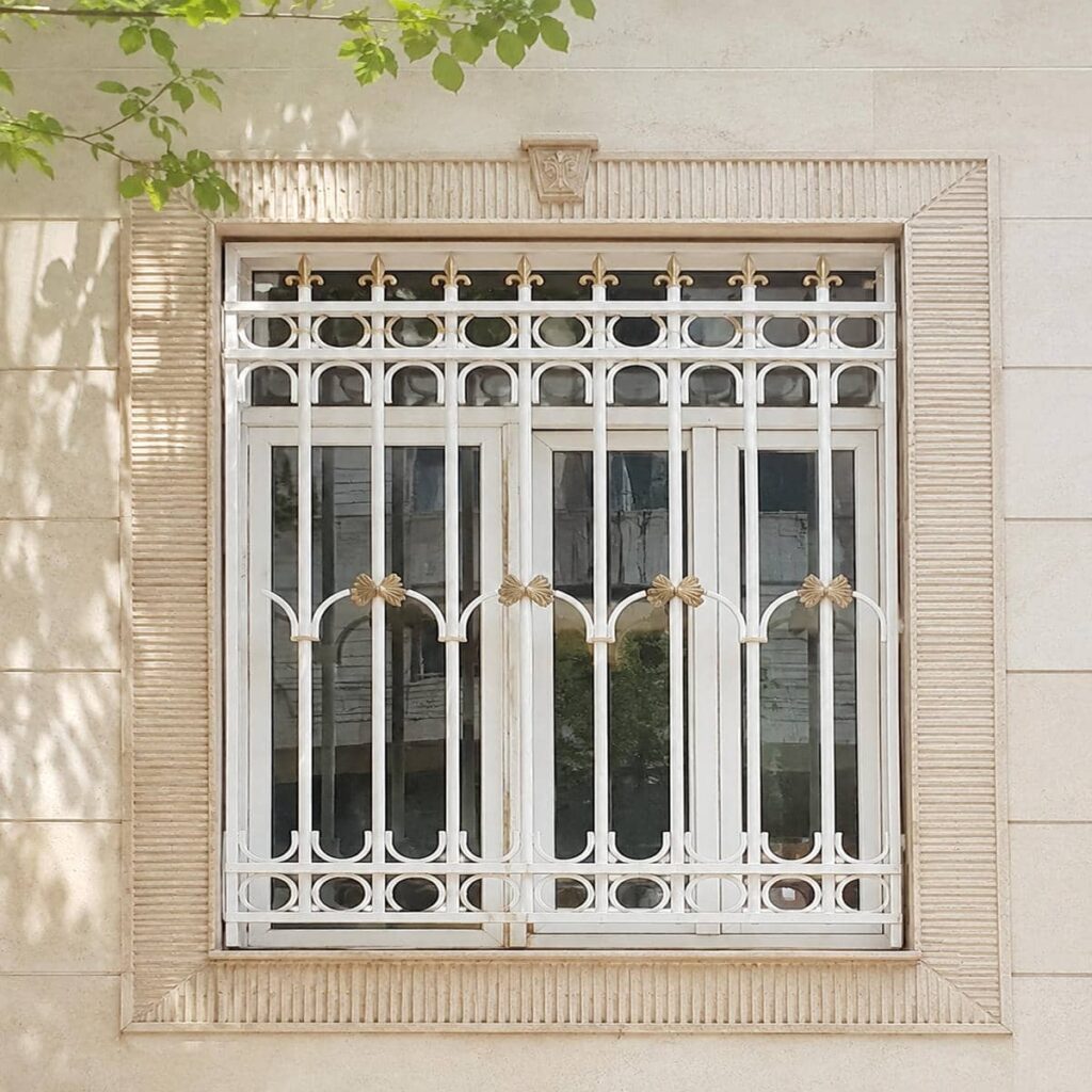 تولید حفاظ پنجره مشکی طلایی نما با جوش پیوسته
