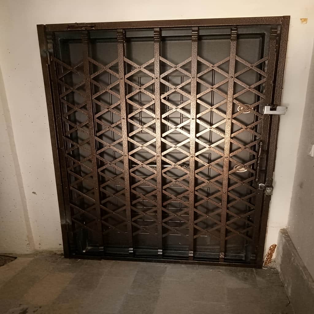 حفاظ کرکره ای فلزی مقاوم