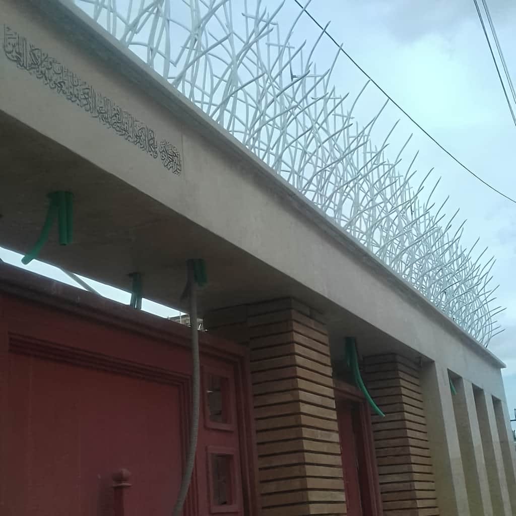 حفاظ بوته ای فلزی دیوار