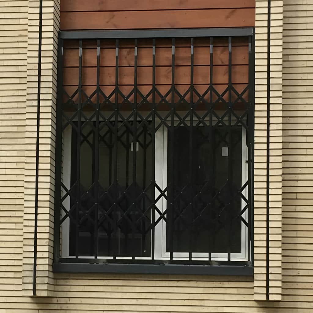 نرده پنجره فلزی متحرک