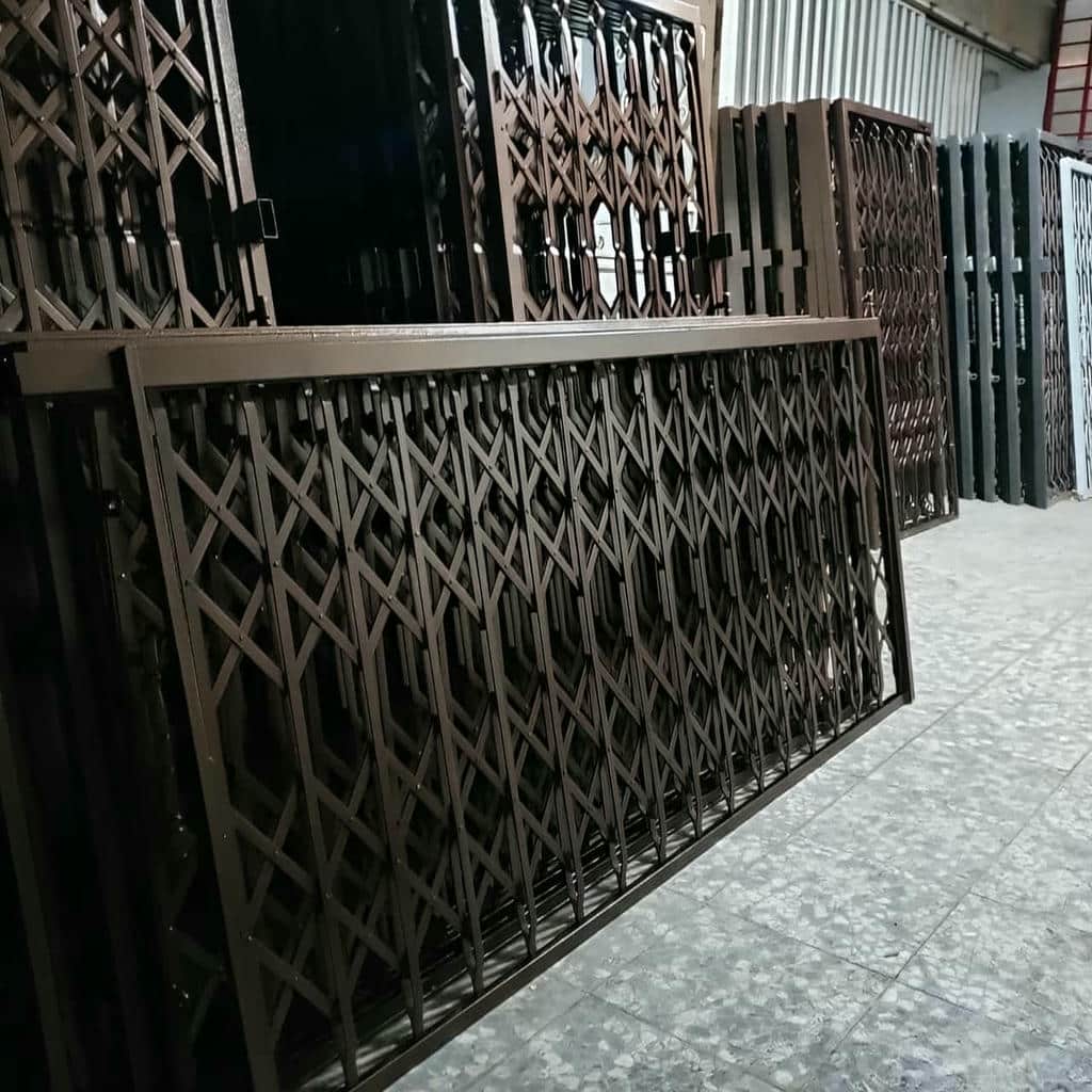 گارد فلزی با قفل ایمن