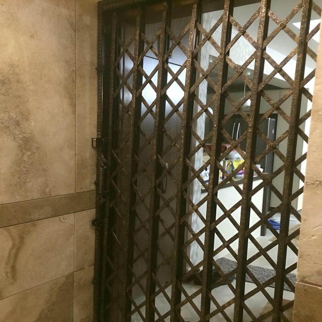 حفاظ آکاردئونی ورودی ساختمان حفاظ آکاردئونی ورودی ساختمان