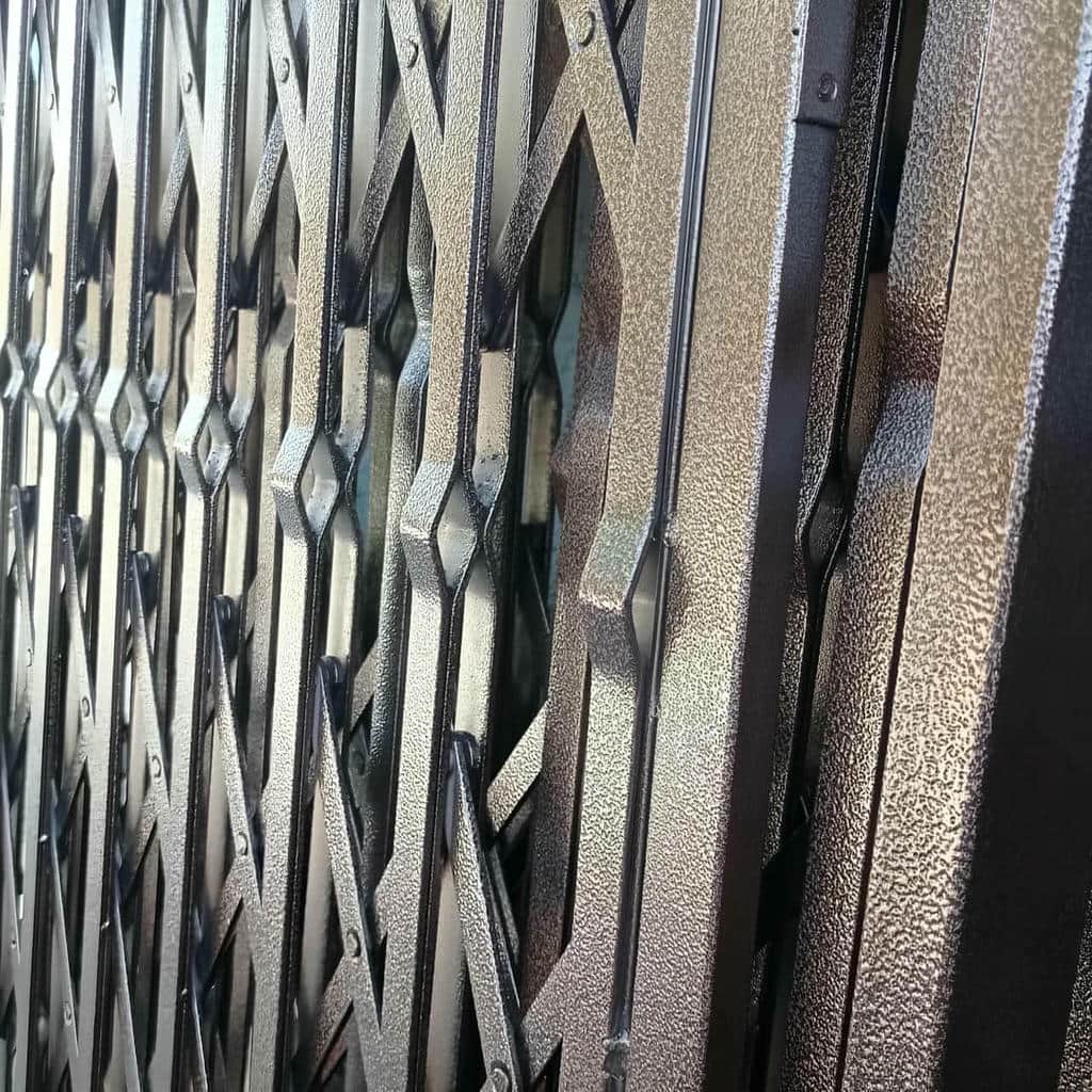 محافظ ورودی ساختمان