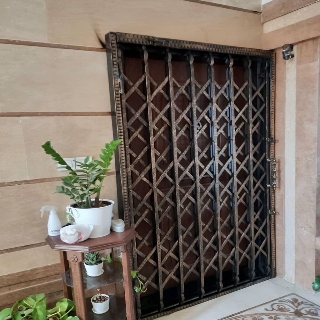 حفاظ آکاردئونی با ریل مقاوم