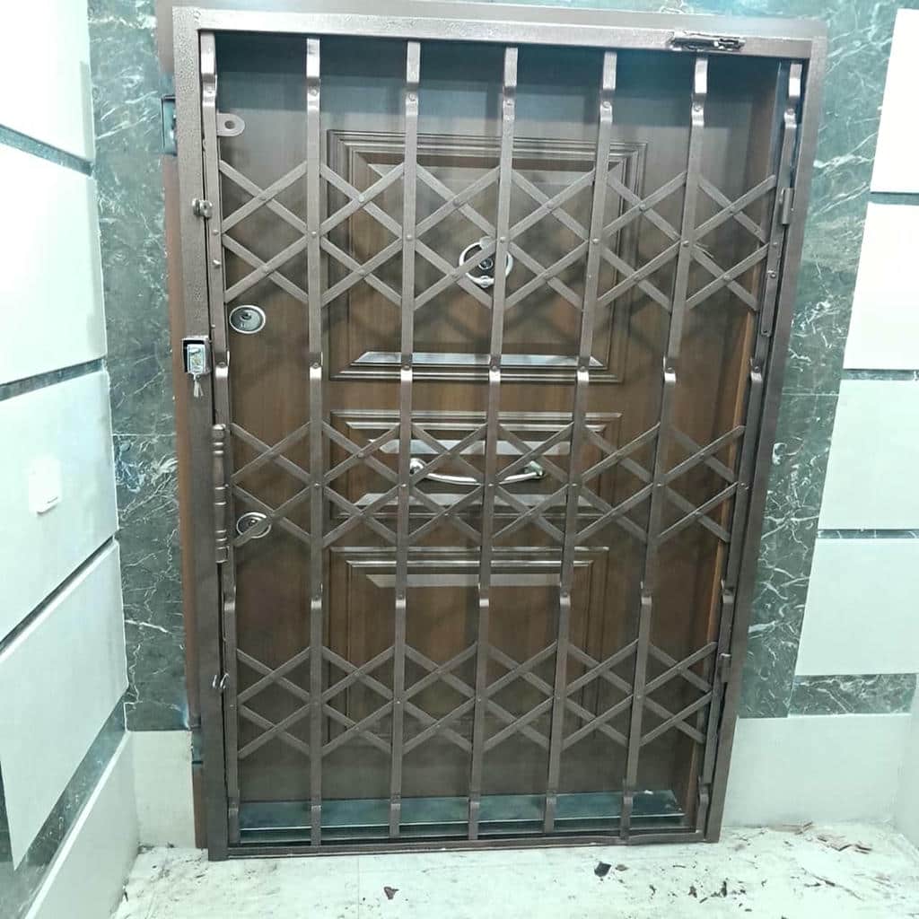 حفاظ آکاردئونی ورودی باغ