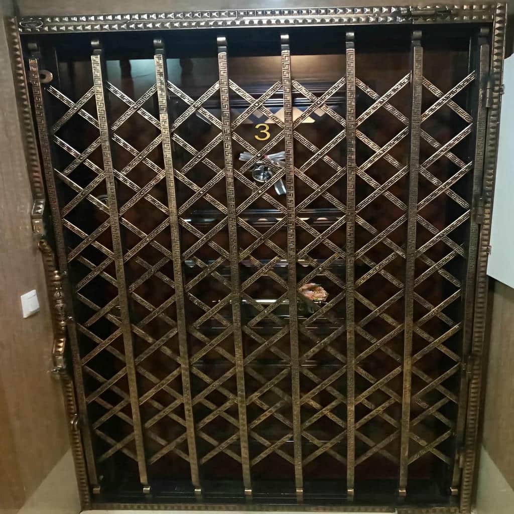درب لولایی ورودی ساختمان