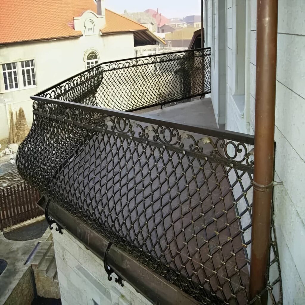 نرده بالکن باغ با فرم مدرن