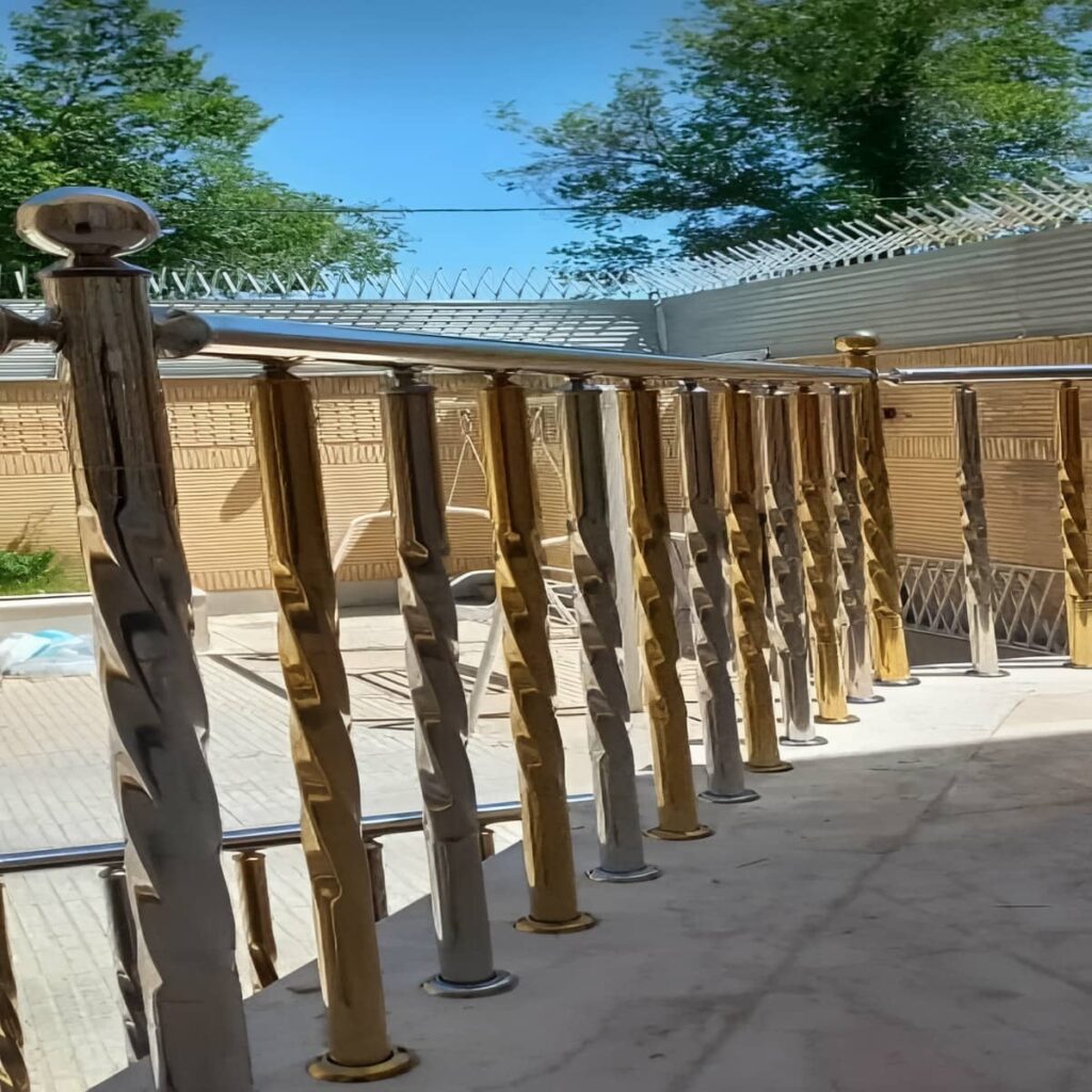 دست انداز راه پله با فرم کلاسیک
