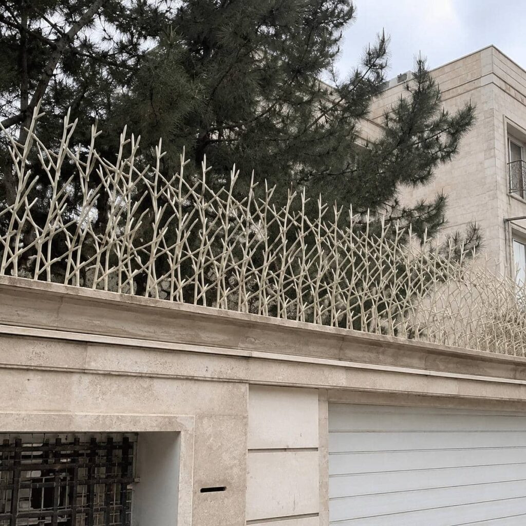 نرده حفاظ دیوار ساختمان